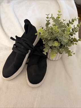 Steve Madden Black Knit Low-Top Sneakers with White Soles